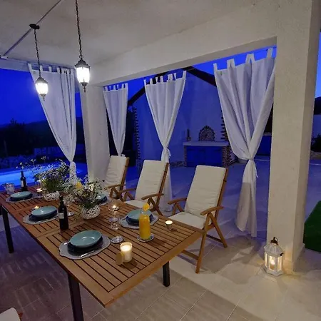 Unique Retreat - Harmony With Private Pool *