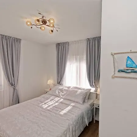 Apartment Unique Retreat - Harmony With Private Pool *