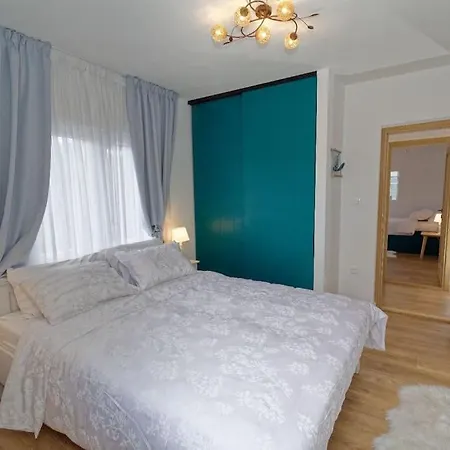 Unique Retreat - Harmony With Private Pool Apartment