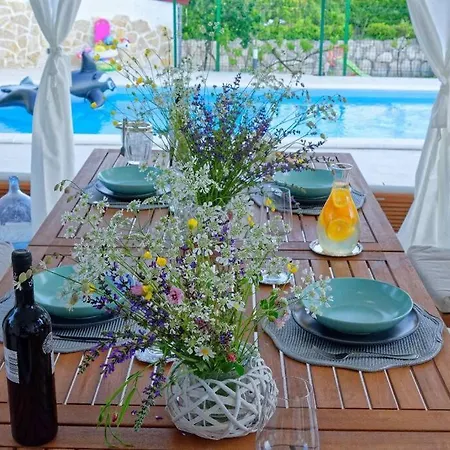 Apartment Unique Retreat - Harmony With Private Pool