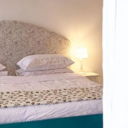 Apartment Unique Retreat - Harmony With Private Pool Neoric