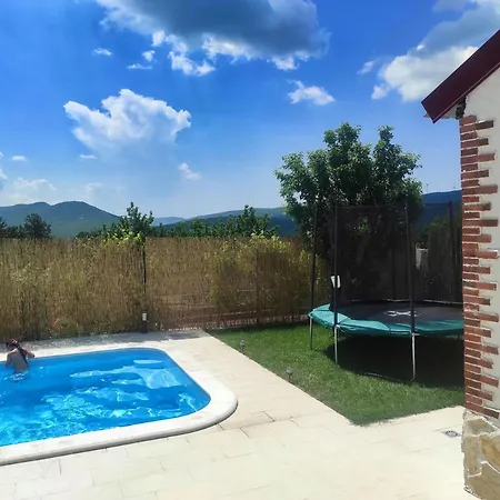 Unique Retreat - Harmony With Private Pool Apartment
